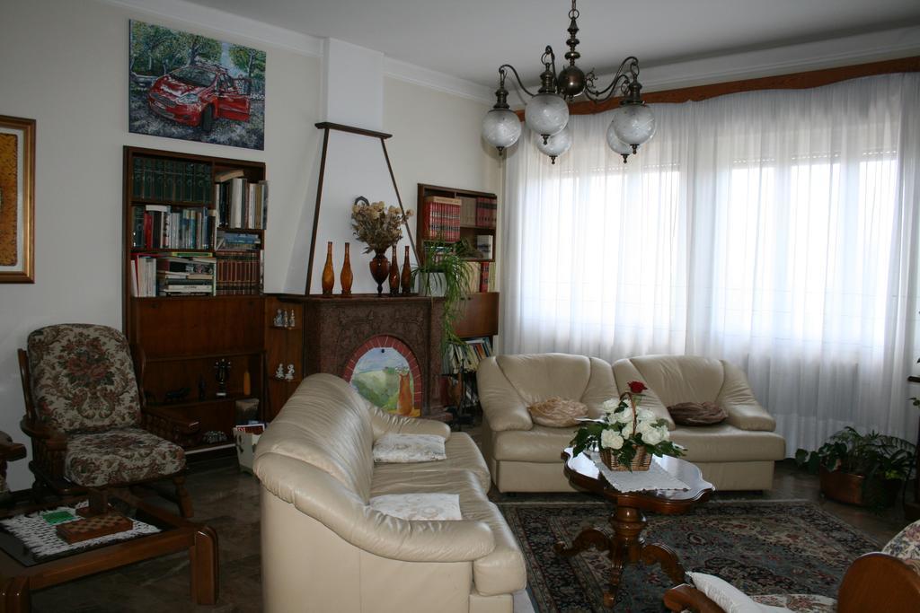 B&B Il Glicine Bedizzole Buitenkant foto