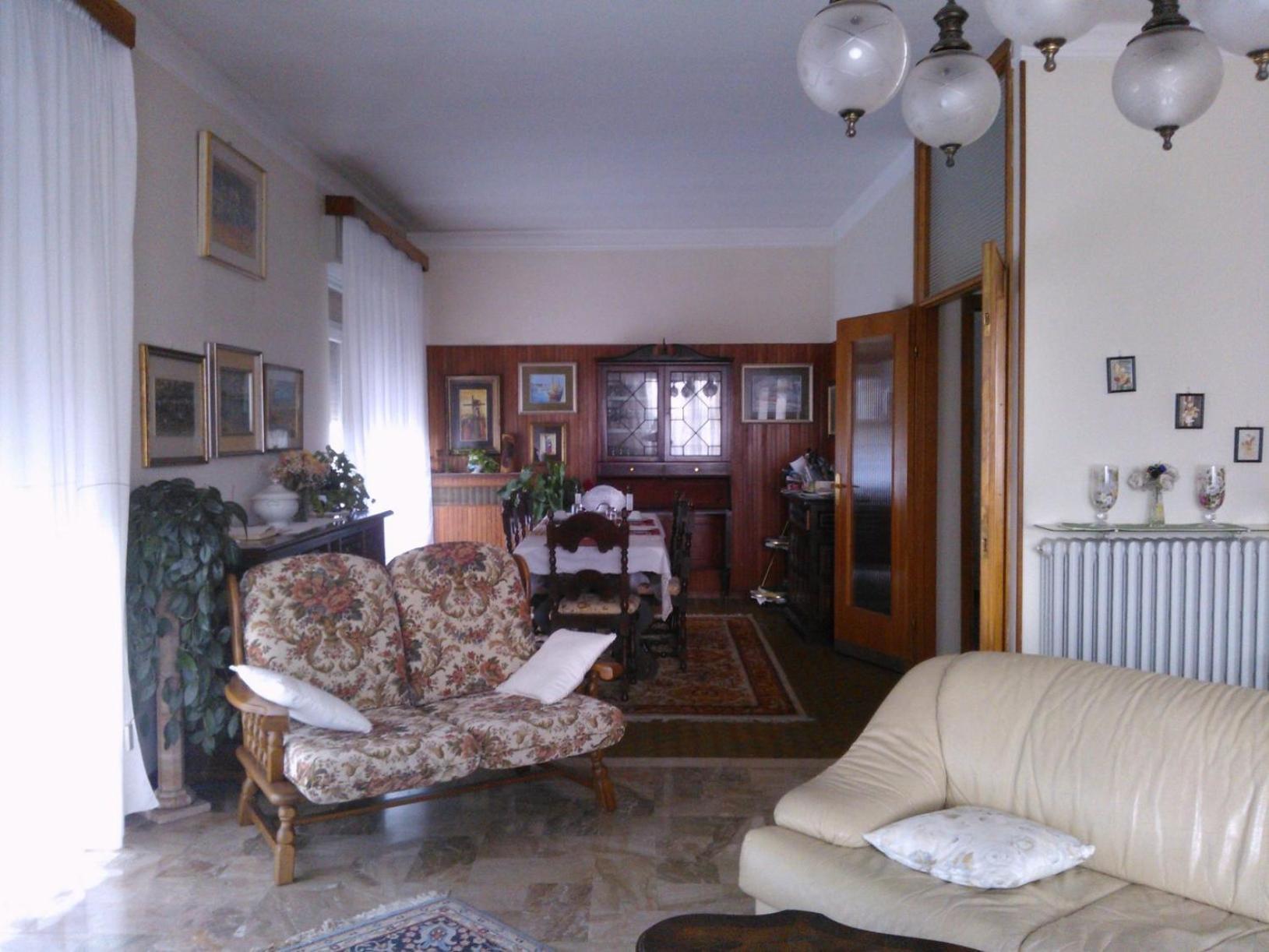 B&B Il Glicine Bedizzole Buitenkant foto