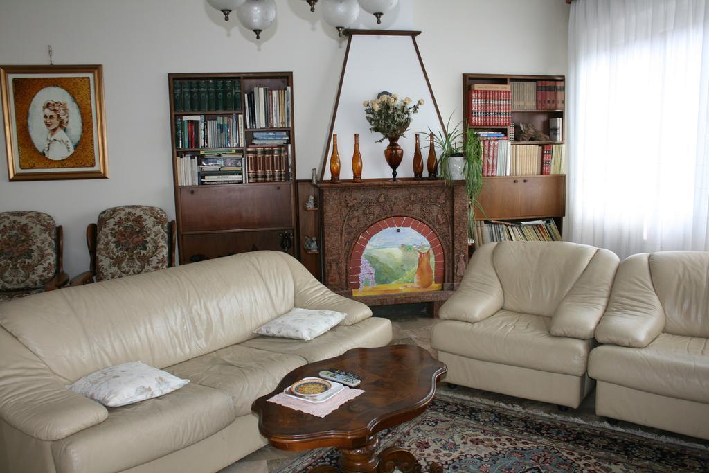 B&B Il Glicine Bedizzole Buitenkant foto